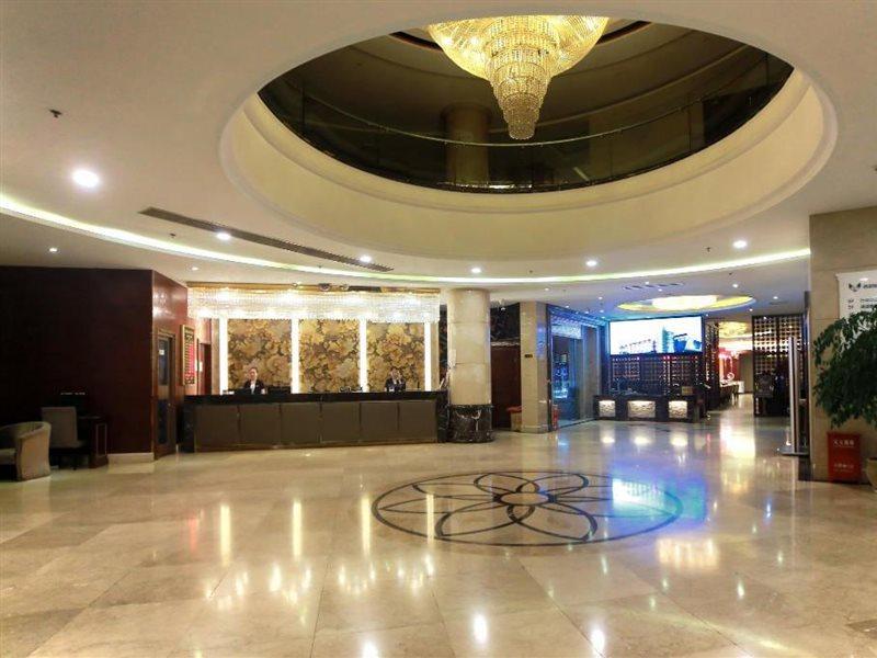 Hotel Ramada By Wyndham Pudong 4*