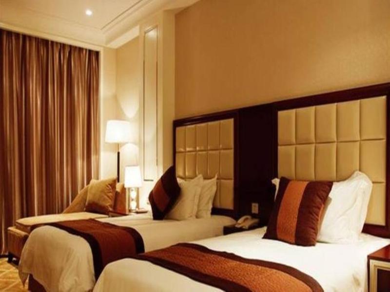 Hotel Ramada By Wyndham Pudong 4*