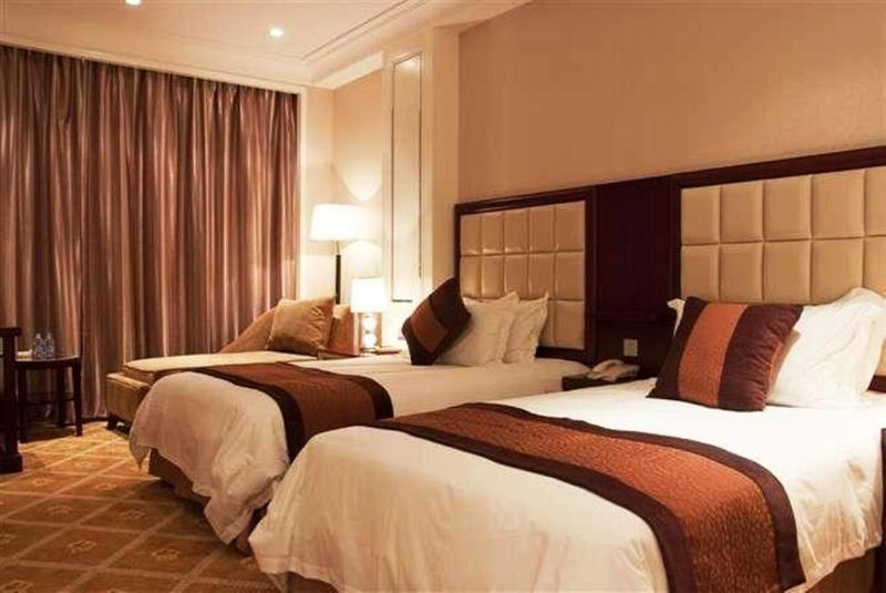 Hotel Ramada By Wyndham Pudong 4*